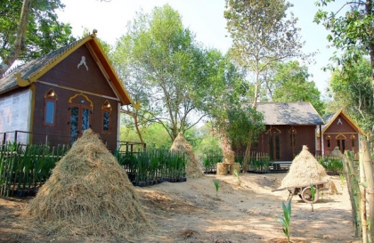 Ducthinh steel Hân hạnh là đơn vị Tư vấn - Thiết kế - sản xuất lắp đặt nhà gỗ truyền thống Dân tộc Khmer cho Khu du lịch.